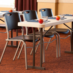 Table pliante jusqu'à 6 personnes