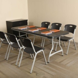 Chaise empilable horeca, réunions, conférences...